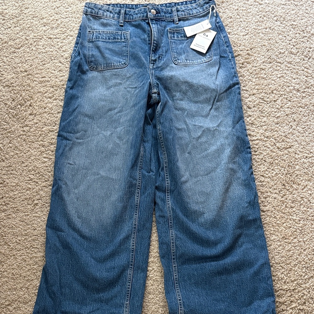 Stylish Women's Wide Leg Denim Jeans - Free Assembly - NWT - 14 short